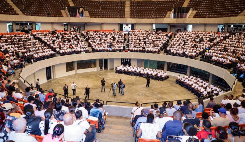 PN da la bienvenida a 1,100 nuevos aspirantes masculinos a rasos