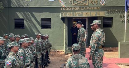 Comandante del Ejército recorre frontera con Pedernales y áreas fronterizas