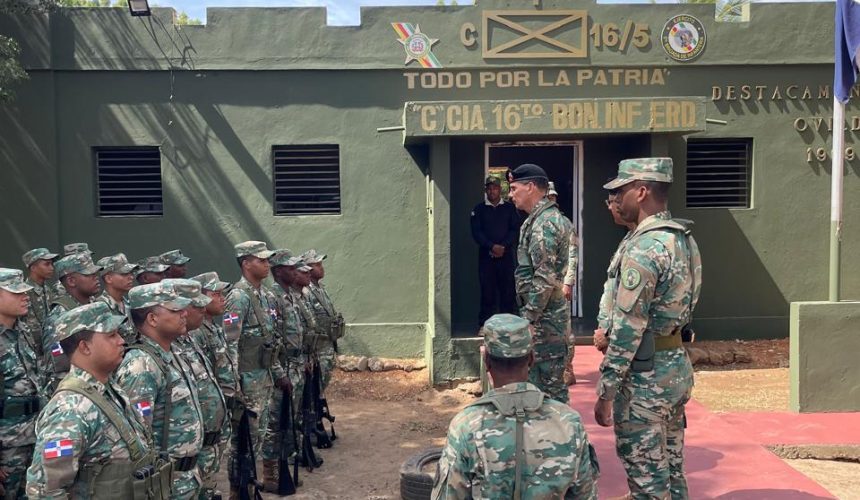 Comandante del Ejército recorre frontera con Pedernales y áreas fronterizas