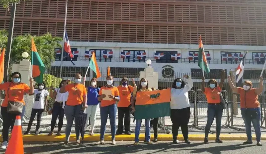Movimiento de Mujeres Trabajadoras rechazan código penal y llaman a movilización