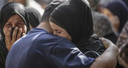 Al menos 40 muertos en Gaza tras bombardeos israelíes y una estampida en un punto de reparto de comida