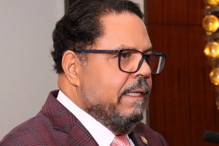 Adesinc hará panel sobre transformación laboral y sus retos en la RD