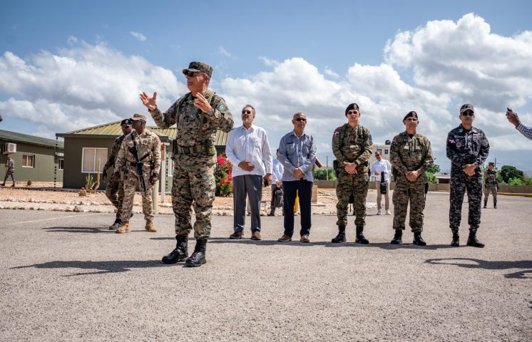 Secretario de OEA y ministro de Defensa recorren frontera dominico-haitiana