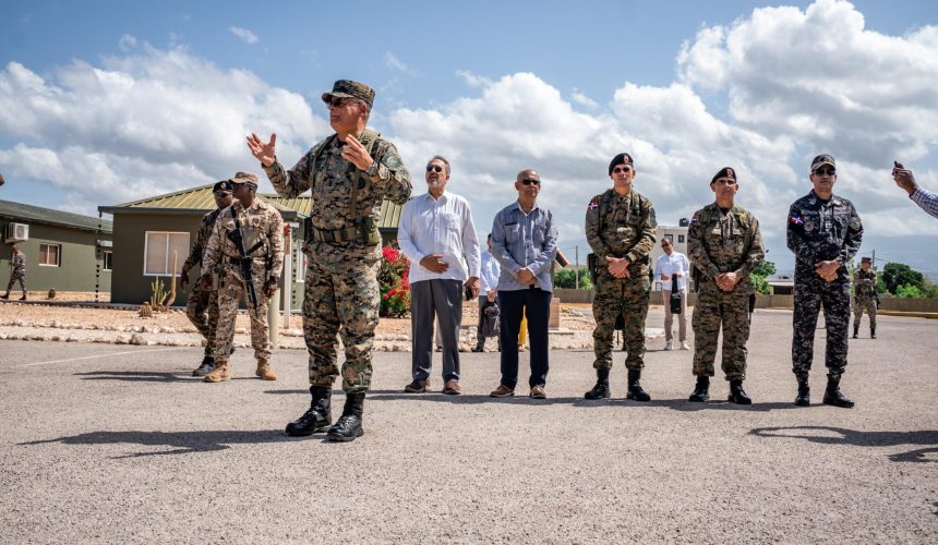 Secretario de OEA y ministro de Defensa recorren frontera dominico-haitiana