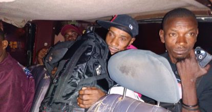 Ejército Dominicano detiene jeepeta con 14  haitianos indocumentados en Vallejuelo