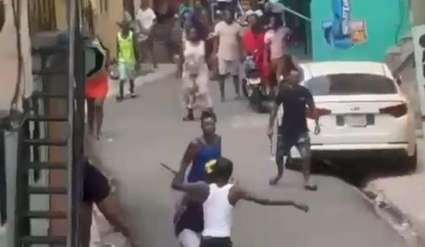 Policía apresa a nueve personas involucradas en presunta riña con machetes en sector Isabelita, SDE