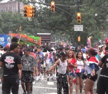 Tres personas baleadas este domingo al final Gran Parada Dominicana de El Bronx