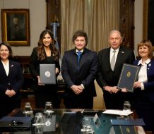 Los Gobiernos de Milei y Trump avanzan hacia la exención de visados para argentinos