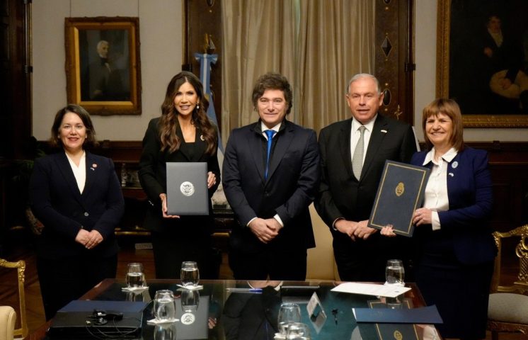 Los Gobiernos de Milei y Trump avanzan hacia la exención de visados para argentinos
