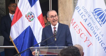 La educación superior en RD avanza: MESCyT otorga 443 becas internacionales a estudiantes dominicanos