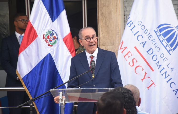 La educación superior en RD avanza: MESCyT otorga 443 becas internacionales a estudiantes dominicanos