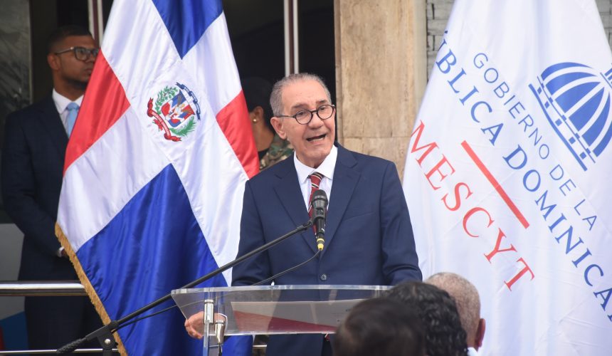 La educación superior en RD avanza: MESCyT otorga 443 becas internacionales a estudiantes dominicanos