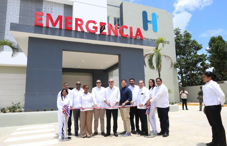Abinader inaugura primer hospital traumatológico de la región Este en Higüey