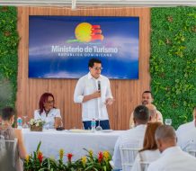 Ministro Collado inaugura la reparación de la calle Francisco Caamaño Deñó en Las Terrenas