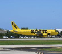 Arrestan adolescente en Florida por emitir falsa amenaza de bomba en vuelo de Spirit Airlines
