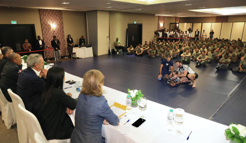 Policía Nacional concluye entrenamiento en técnicas de defensa a miembros de la institución