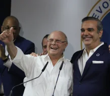 Presidente Abinader se reunirá con Hipólito Mejía el próximo viernes para tratar crisis haitiana