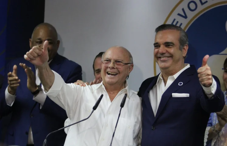Presidente Abinader se reunirá con Hipólito Mejía el próximo viernes para tratar crisis haitiana