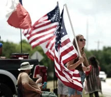 Trump visita Texas tras las devastadoras inundaciones: «Nunca había visto algo así»