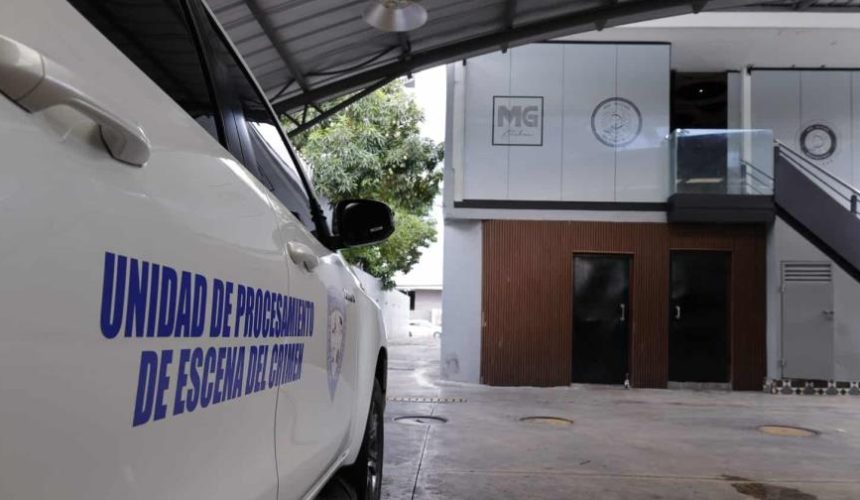 Entregan a la Fiscalía del DN a José Alexander de los Santos, presunto autor de la muerte de Alexander Pilier