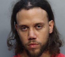 Arrestan al reguetonero Jhayco acusado de posesión de cocaína y cannabis