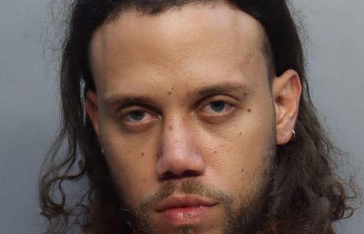 Arrestan al reguetonero Jhayco acusado de posesión de cocaína y cannabis