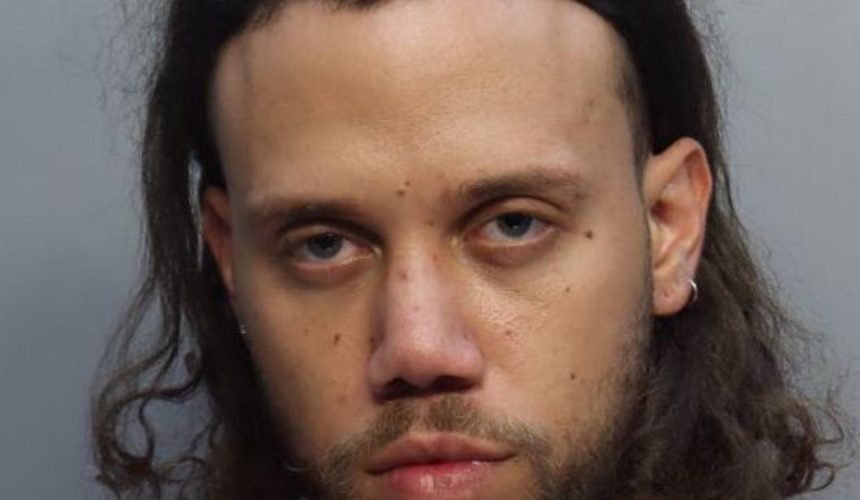 Arrestan al reguetonero Jhayco acusado de posesión de cocaína y cannabis