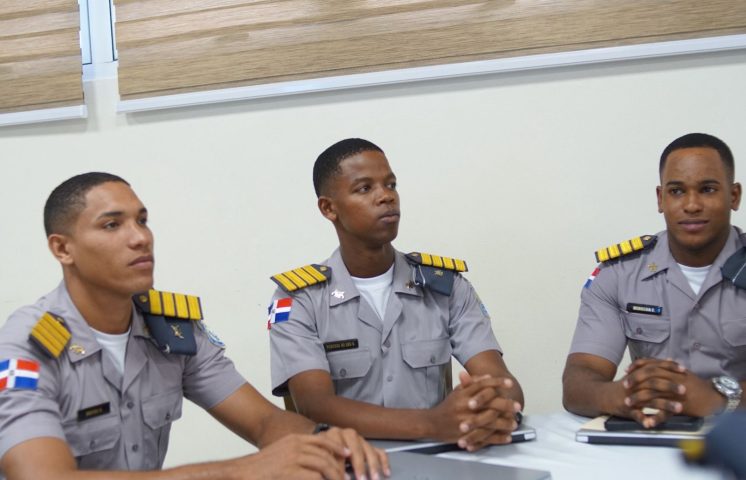 IPES evalúa primera fase de pasantía de cadetes policiales