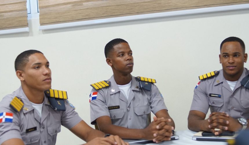 IPES evalúa primera fase de pasantía de cadetes policiales