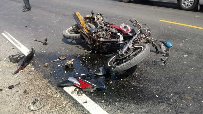 Mueren dos personas tras colisionar motocicleta y camioneta en Puerto Plata