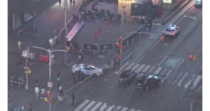 Tiroteo en Times Square deja tres heridos y un adolescente detenido, desatando caos entre turistas en Nueva York