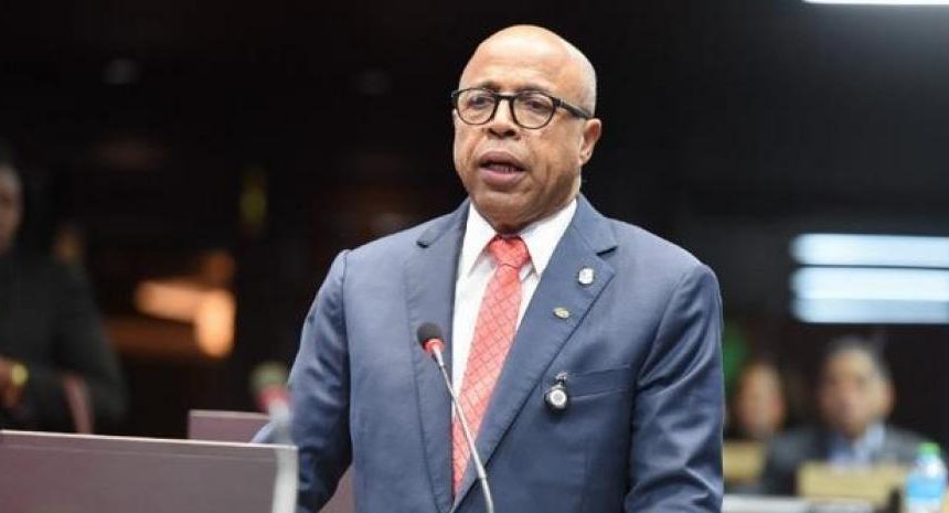 Pacheco favorece que Senado continúe discusión de reforma al Código de Trabajo