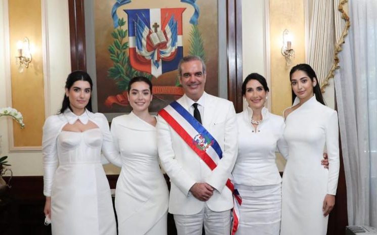 Presidente Abinader: “Eso es privado” al ser consultado sobre postura de su familia ante aprobación Código Penal