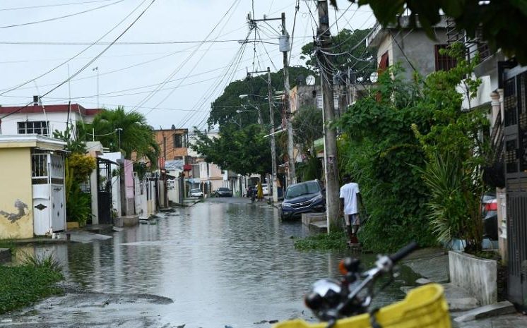 María Trinidad Sánchez registra gran cúmulo de lluvias por huracán Erin
