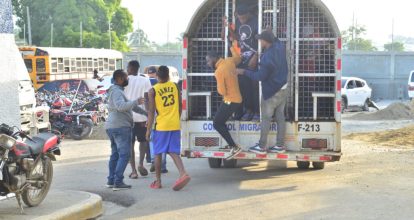 Dictan 10 años de prisión para hombre por tráfico de 33 haitianos indocumentados en Santiago