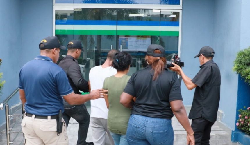 Arrestan pareja de esposos, acusados de matar niña de siete años en Los Guandules, D.N