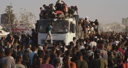 Al menos 20 muertos y decenas de heridas al volcar camión cargado de ayuda humanitaria en Gaza