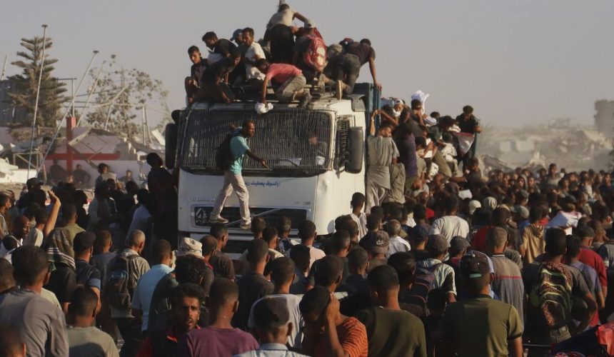 Al menos 20 muertos y decenas de heridas al volcar camión cargado de ayuda humanitaria en Gaza