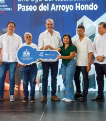Presidente Abinader y Ministro Bonilla entregan nuevas viviendas en el Distrito Nacional
