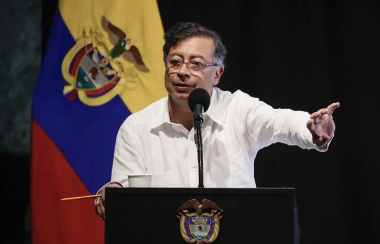 Petro dice que en el funeral de Miguel Uribe Turbay sonaron «las palabras de la venganza»