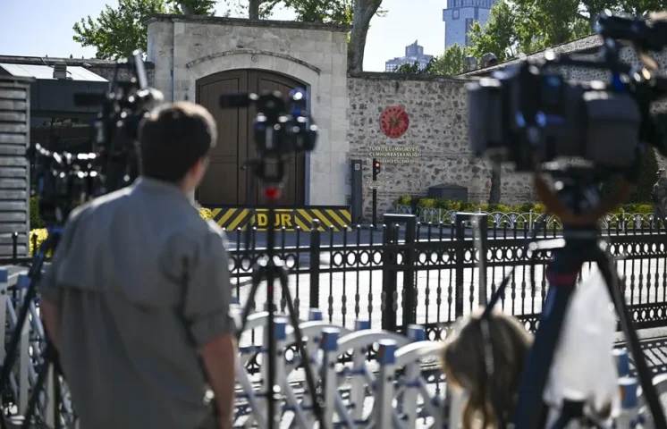 EE.UU. planea reducir la duración los visados a estudiantes y periodistas