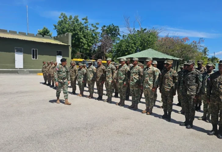 Comandante pide mayor esfuerzo de las tropas contra el tráfico de personas y otros delitos