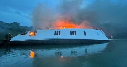 Se registra incendio de embarcación en la Bahía de Luperón, Puerto Plata