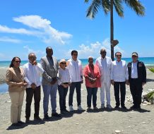 Turismo inicia trabajos de remozamiento playa Linda en Nizao