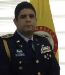 Revocan visas a coroneles por supuestos vínculos con narcotráfico
