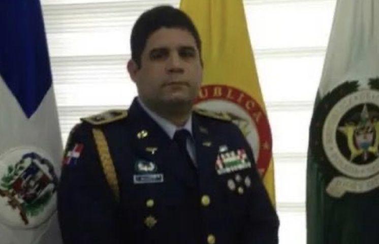 Revocan visas a coroneles por supuestos vínculos con narcotráfico