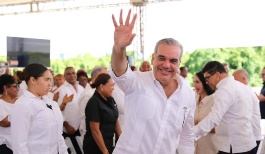 Abinader dejará inaugurado polideportivo y residencial este sábado en SDO