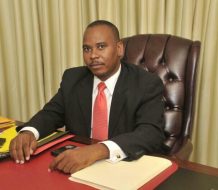 Policía haitiana arresta a exsenador por presunta colaboración con pandillas