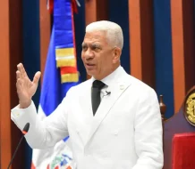 Reeligen a Ricardo de los Santos como presidente del Senado para periodo 2025-2026