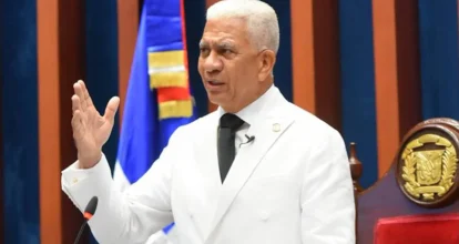Reeligen a Ricardo de los Santos como presidente del Senado para periodo 2025-2026